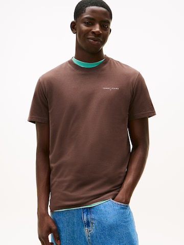 Tommy Jeans T-Shirt in Braun: Vorderseite