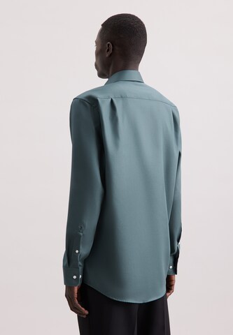 Coupe regular Chemise business 'Schwarze Rose' SEIDENSTICKER en vert