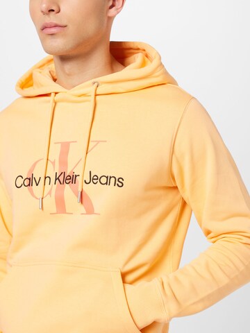 Calvin Klein Jeans Sweatshirt 'Essentials' in Oranje