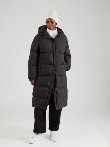 Cappotto invernale di Karo Kauer in nero: frontale