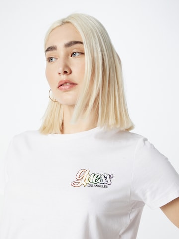 GUESS Тениска 'Rainbow Cherry' в бяло