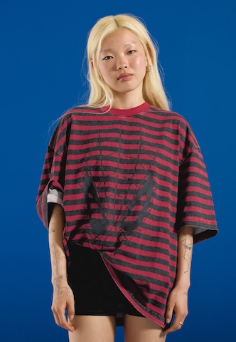 Bershka Koszulka 'SPIDERMAN' w kolorze czerwony: przód