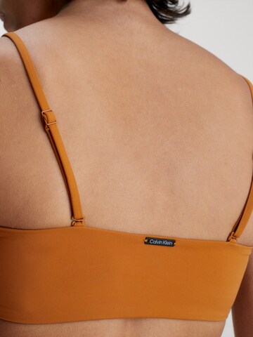 Calvin Klein Swimwear Bandeau Bikinitop in Oranje