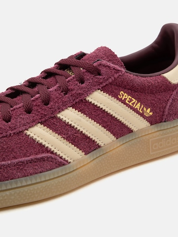 Baskets basses 'Handball Spezial' ADIDAS ORIGINALS en rouge