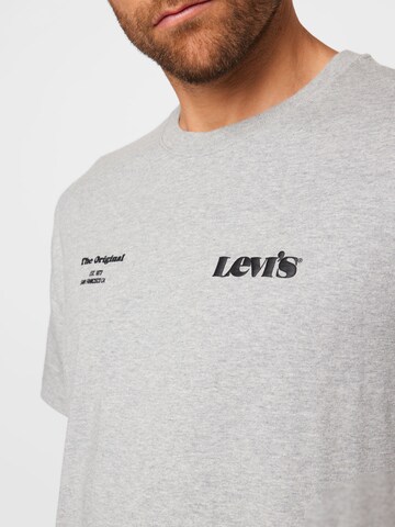LEVI'S ® T-shirt 'Relaxed Fit Tee' i grå
