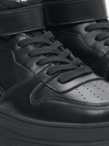 ES8 Sneaker high '2236-3-12' i sort