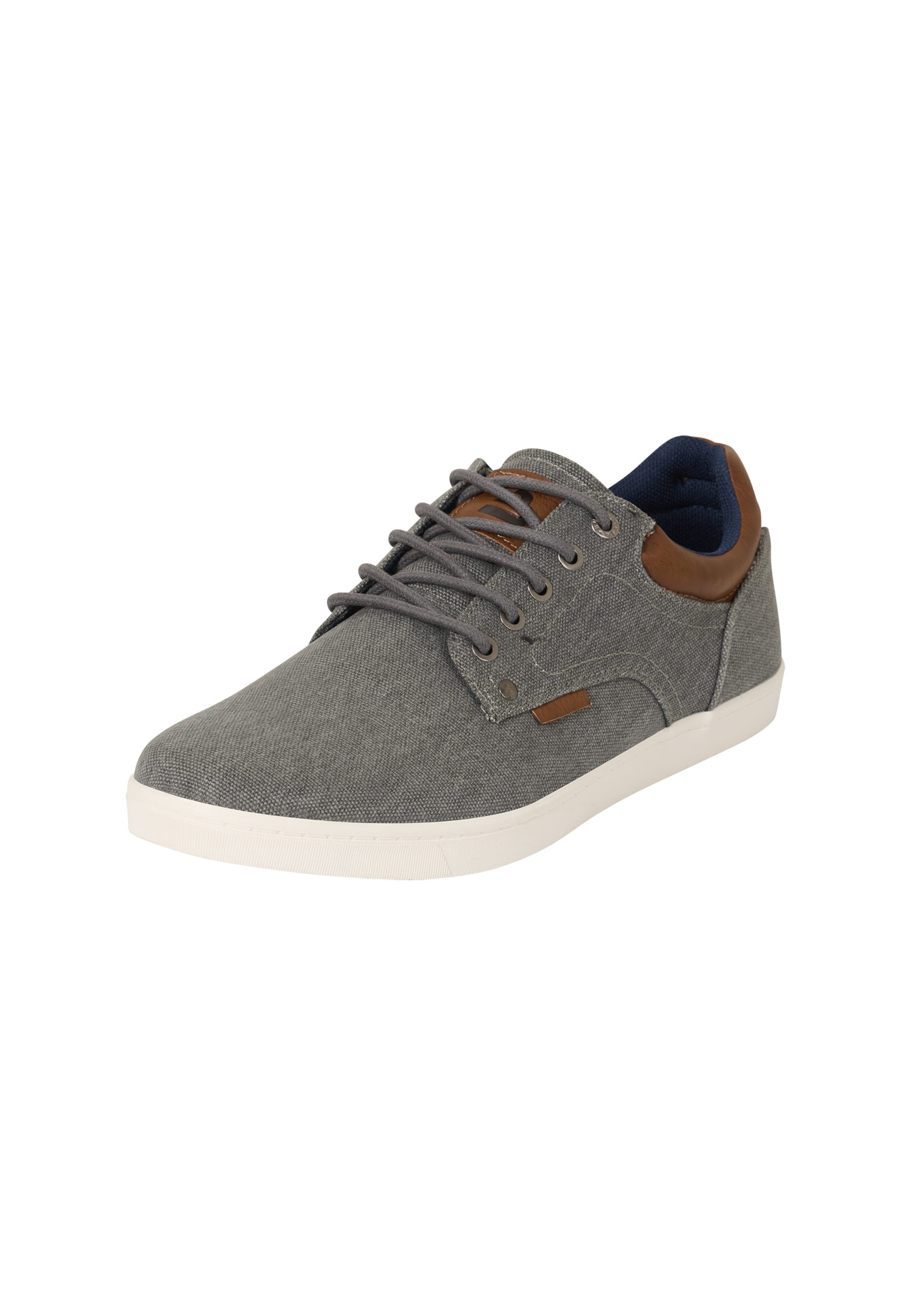 Baskets basses BULLBOXER en noir : devant