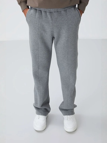 Pantalon Tommy Life en gris : devant