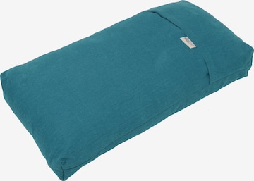 YOGISTAR.COM Pillow in Green: front