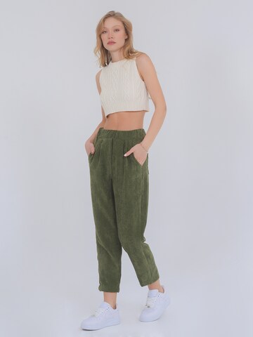 FRESHLIONS Loose fit Pleat-Front Pants 'Selma' in Green