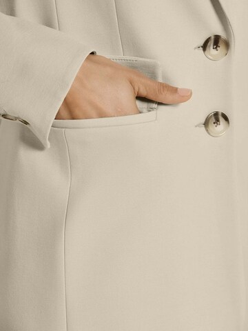 MADELEINE Blazers in Beige