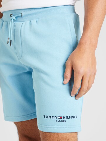 TOMMY HILFIGER Normální Kalhoty – modrá