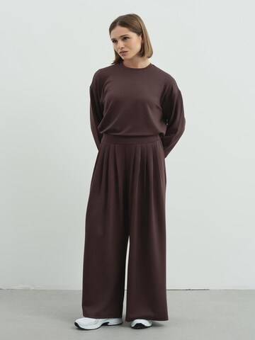 C&City Wide Leg Hose in Braun