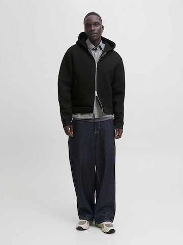 Giacca di felpa di JACK & JONES in nero