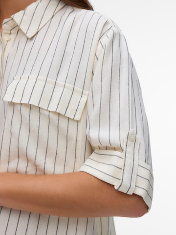 Chemisier 'AWRYDER FABIANA' VERO MODA en blanc