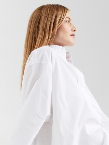 REMAIN - Blusa en blanco