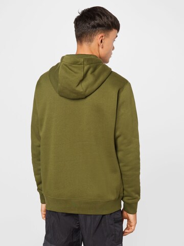 Nike Sportswear Regular Fit Sweatshirt 'Club Fleece' in Grün