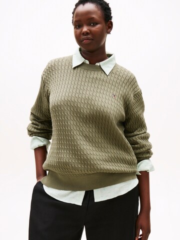 Tommy Hilfiger Curve Sweater in Green: front
