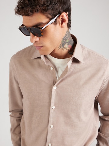 Coupe regular Chemise 'SLHLEO' SELECTED en beige