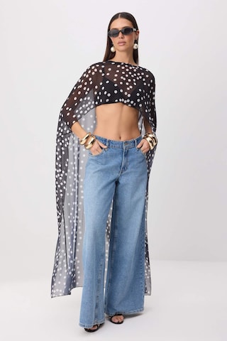 Trendyol Cape in Black: front