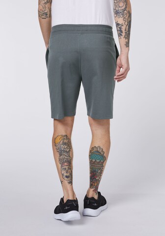 UNCLE SAM Regular Shorts in Grau