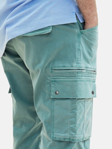 TOM TAILOR Men + Regular Cargo trousers in Green