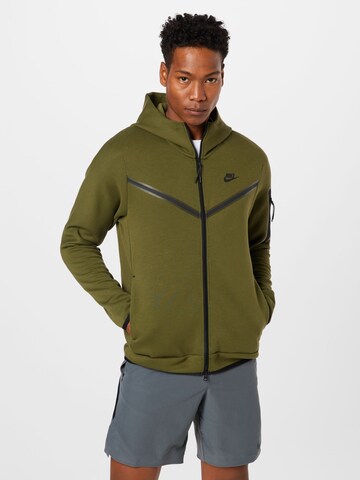 Nike Sportswear Zip-Up Hoodie in Green: front