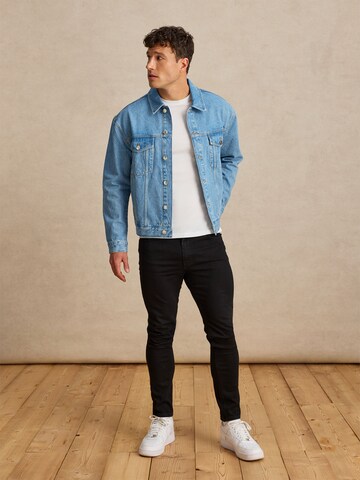 DAN FOX APPAREL Φθινοπωρινό και ανοιξιάτικο μπουφάν 'Jakob' σε μπλε