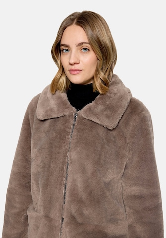 Amber & June Jacke in Braun