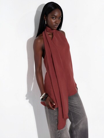 Hiccup Blouse in Rood: voorkant
