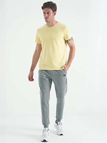 T-Shirt Tommy Life en jaune