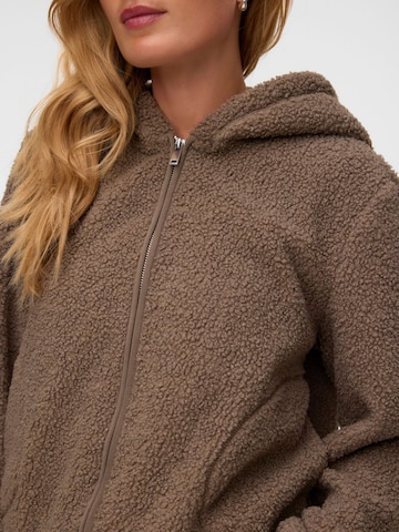 Giacca di pile 'VMFlash' di VERO MODA in marrone