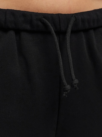 cfab (formerly creamy fabrics) Wide leg Byxa 'Everyday Carrot' i svart