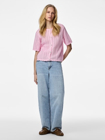 Geacă tricotată 'PCNUKA' de la PIECES pe roz