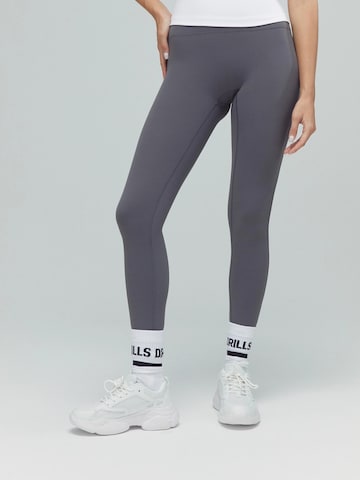 DRILLS Apparel Skinny Leggings 'ACTIVE Scrunch Leggings' in Grey: front