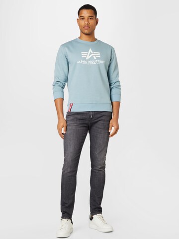 ALPHA INDUSTRIES Sweatshirt in Blau