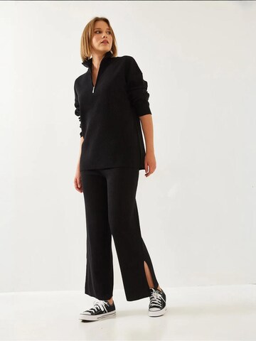 Completo pantalone di Bianco Lucci in nero