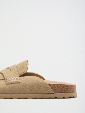 Friends Like These Clogs in Brown