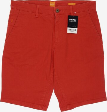 BOSS Shorts in 30 in Red: front