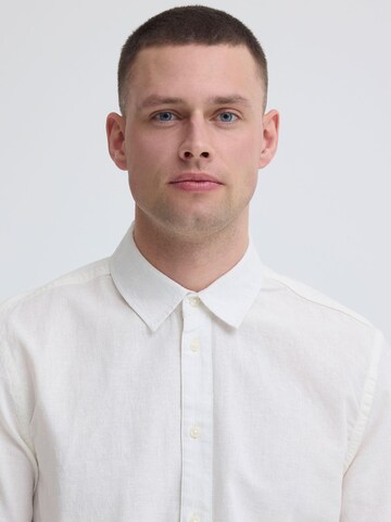 BLEND - Ajuste regular Camisa 'BHAban' en blanco