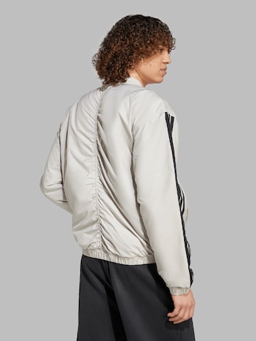 ADIDAS SPORTSWEAR Спортивная куртка 'Essentials' в Серый