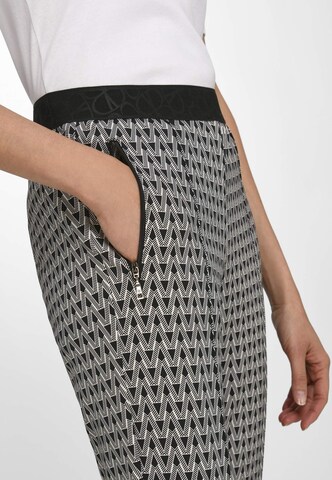 Coupe slim Pantalon ' LEA' Basler en gris
