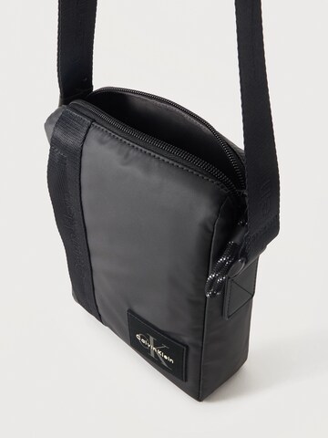Calvin Klein Umhängetasche in Schwarz