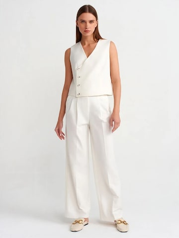 Dilvin Wide leg Pants in White: front