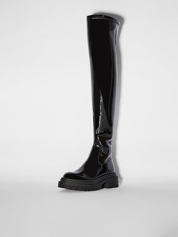Bershka Škornji čez koleno | črna barva: sprednja stran