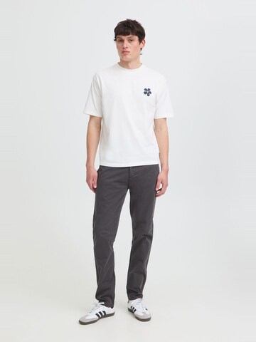 Casual Friday - Slimfit Pantalón chino ' CFViggo ' en gris: frente