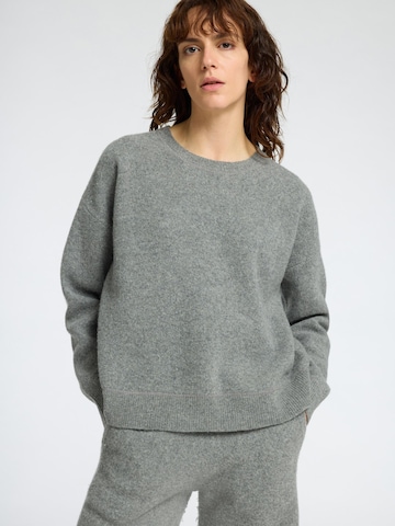 SELECTED Sweater in Grey