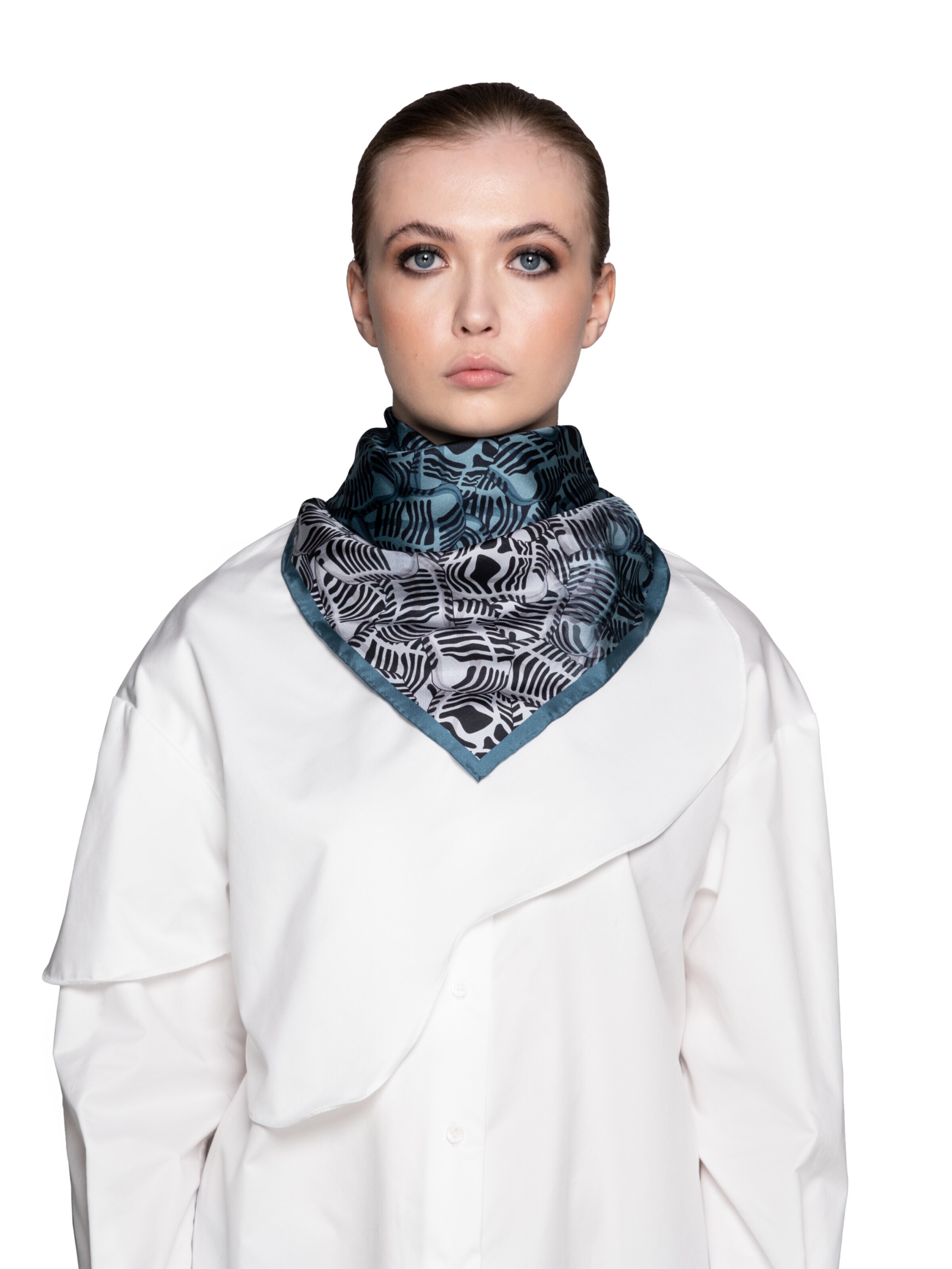 EMBLEMM Scarf in Blue: front
