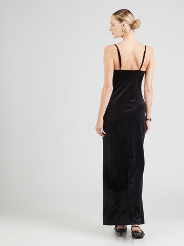 Robe de soirée Lipsy en noir