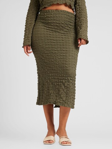 Noisy May Curve Skirt 'NMZAHARA' in Green: front
